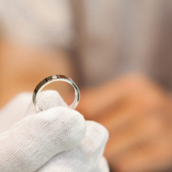 【神戸・三ノ宮】結婚指輪は気を付けないと曲がるって本当？安心して着けていられる結婚指輪の選び方をご紹介