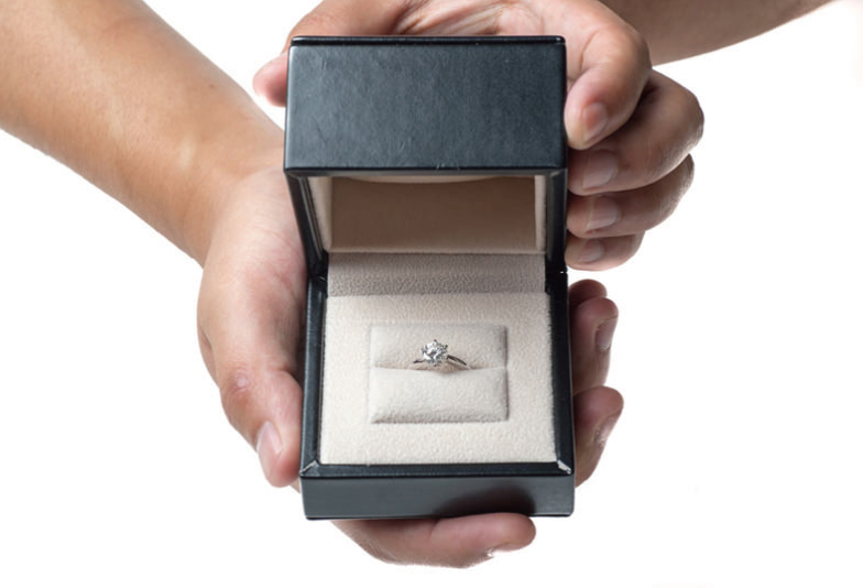 プロポーズ婚約指輪