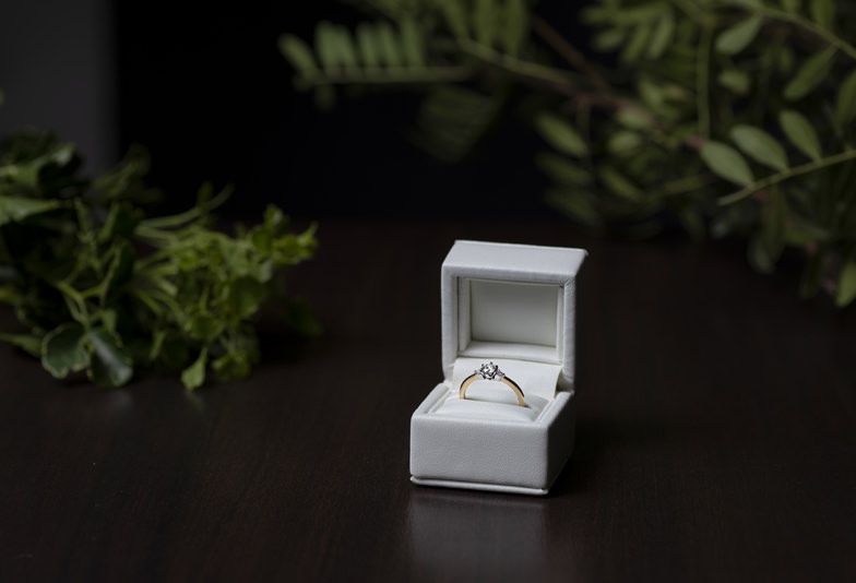 ダイヤモンドの婚約指輪