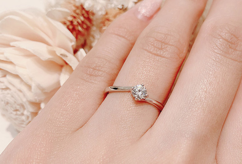 シンプルな婚約指輪