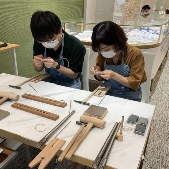 大阪府・東大阪市｜手作りペアバングルを作成していただきました