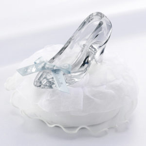 ディズニーシンデレラの婚約指輪のガラスの靴