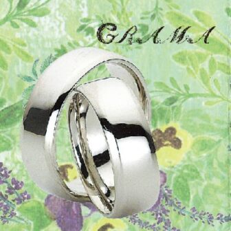 グラマの結婚指輪でワイルドストロベリー