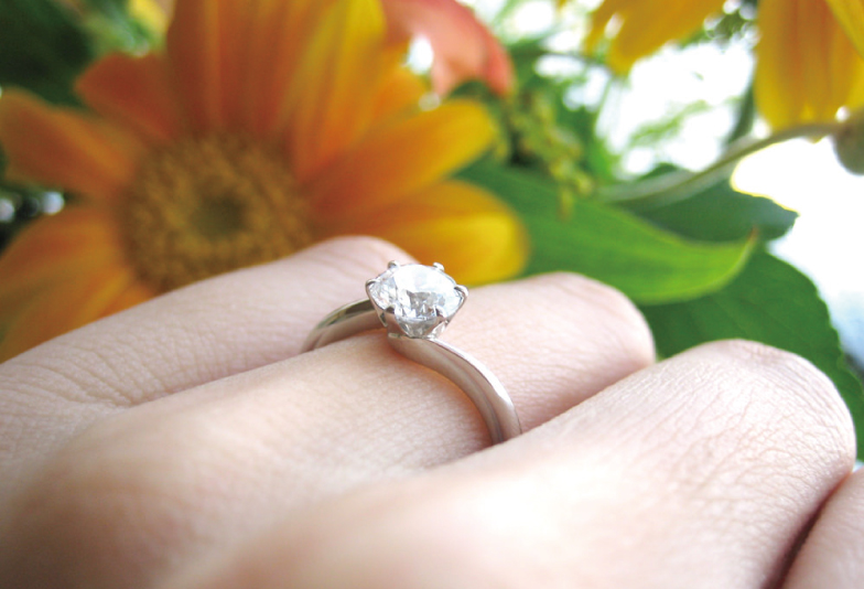 婚約指輪　婚約指輪デザイン