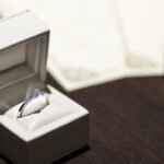 【静岡市】婚約記念品は指輪しかない？僕の選んだネックレスという選択