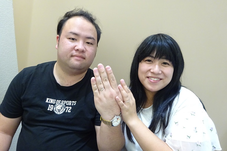 大阪府泉南市 ヴィヴァージュの婚約指輪と美女と野獣の結婚指輪をご成約いただきました