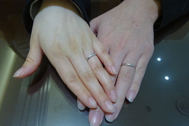 和歌山県有田市 シンプルで飽きのこないデザインが得意なブランド「リエゾン」の結婚指輪をご成約いただきました
