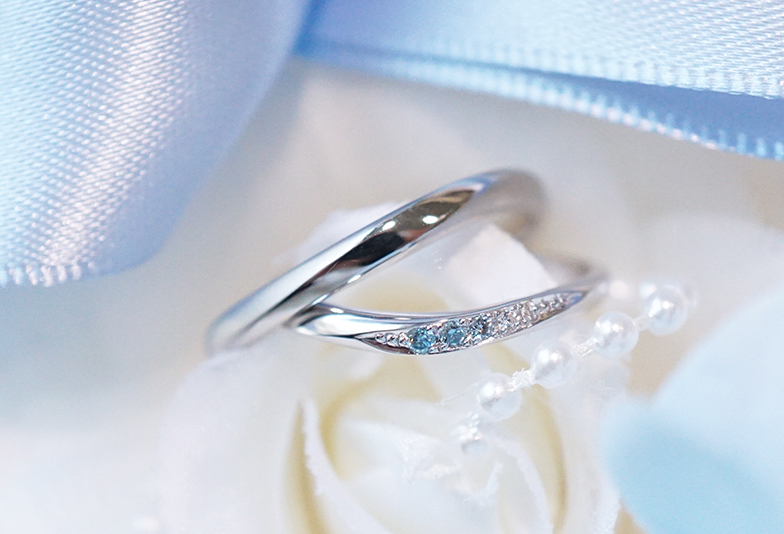 ブルーダイヤモンドの結婚指輪