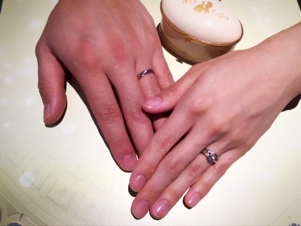【札幌市】Beauty AND THE BEAST(美女と野獣)の婚約指輪と結婚指輪をご成約頂きました。