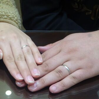 大阪府泉南市 リング全面マットのデザインがお洒落なブランド セリュー の結婚指輪をご成約いただきました