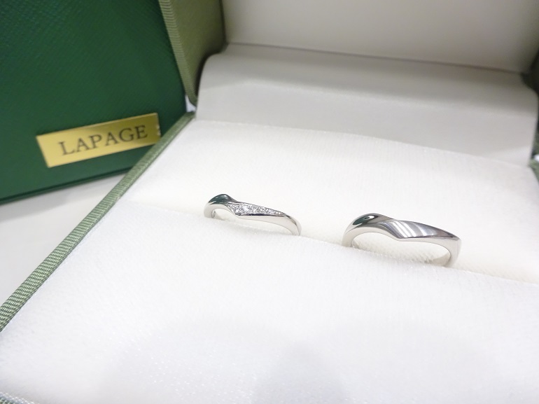 和歌山県和歌山市 メンズレディースともにお洒落なデザインが揃うラパージュの結婚指輪をご成約いただきました
