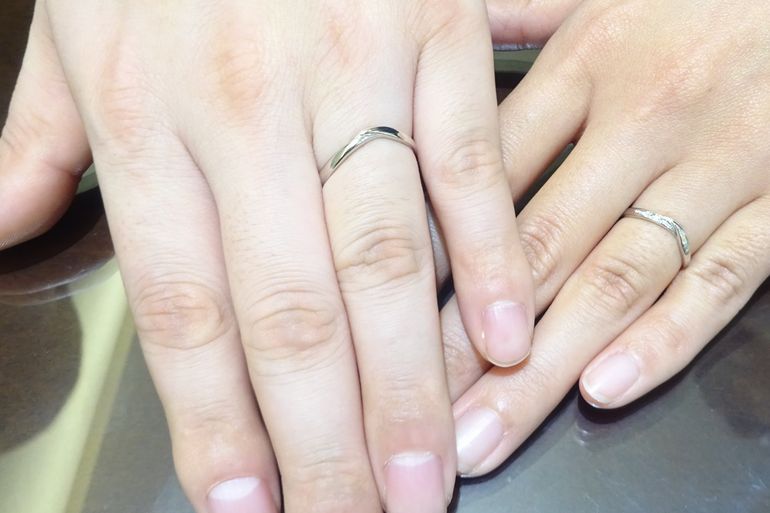 大阪府大阪市 ブルーダイヤモンドやピンクダイヤモンドにアレンジできる【キャンドル】の結婚指輪をご成約いただきました