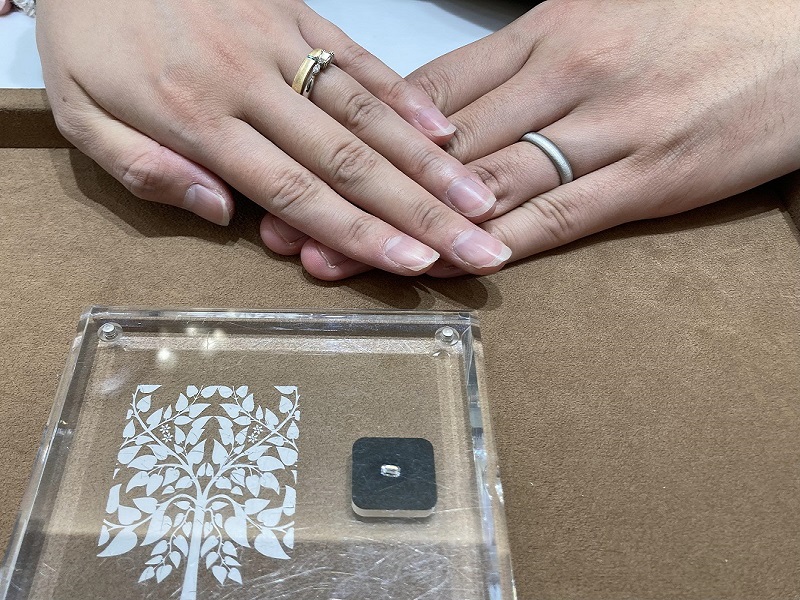 石川県金沢市｜エメラルドカットダイヤの婚約指輪・カラーストーンアレンジでFISCHERの結婚指輪をご成約いただきました