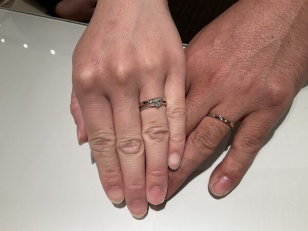 大阪府東大阪市｜ガーデンオリジナルの婚約指輪とノクルの結婚指輪をご成約いただきました