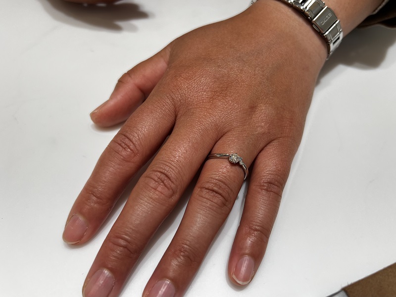 ブルーダイヤモンドを使用「エトル」の婚約指輪をご成約いただきました
