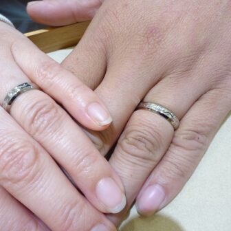 大阪府阪南市 手彫りのデザインが美しいリエールの結婚指輪をご成約いただきました