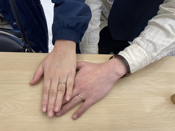 滋賀県栗東市｜ブランド独自のはちみつ色！「HoneyBride」の結婚指輪をご成約いただきました