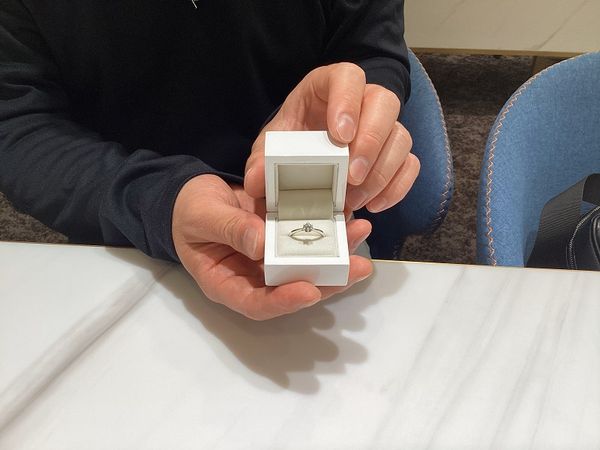 和歌山県和歌山市 お得なブライダルパックが人気のgardenオリジナルの婚約指輪をご成約いただきました