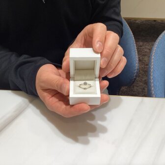 和歌山市でサプライズプロポーズの婚約指輪