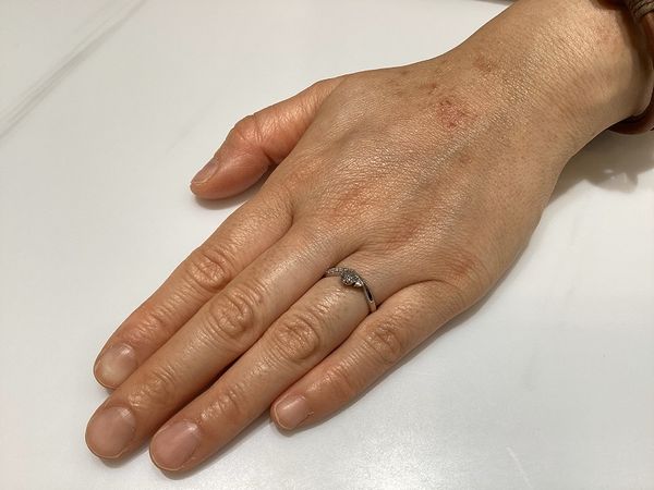 和歌山県和歌山市・日高郡｜指元をキレイに魅せるV字ラインのgardenオリジナル婚約指輪をご成約いただきました