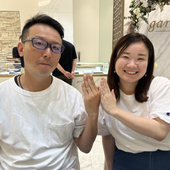 京都府南丹市｜お互いの誕生石を2石入れれるコフレクルールの結婚指輪をご成約頂きました