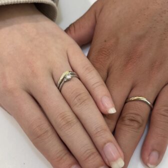 兵庫県尼崎市「gardenオリジナル」の婚約指輪と「IDEAL plus fort」の結婚指輪をご成約頂きました。