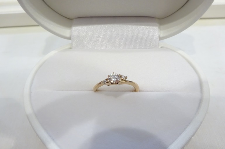 和歌山県海南市｜デザインに豊富でお好みと予算で選べるgardenオリジナルの婚約指輪をご成約のお客様です。