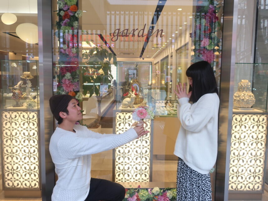 京都 クリスマス間近！プロポーズには婚約指輪は用意したほうがいい？「本当は欲しい」女性の本心とは
