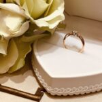 【和歌山・和歌山市】婚約指輪の価値は指に着けてもらう事！着けやすい人気デザインをgardenりんくう泉南がご紹介します。
