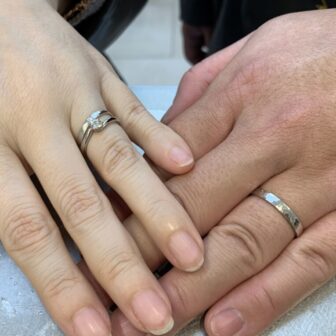 吹田市 IDEAL Plusfort（アイデアル）の婚約指輪とgardenハンドメイドの結婚指輪をお選びいただきました