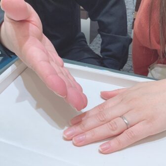 大阪府・堺市｜パイロット社が造るおしゃれなデザインの鍛造製法のインセンブレの結婚指輪をご成約のお客様です。