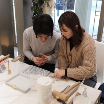 「学割フェア」春休みは京都で当日すぐに手作りペアリングが人気？結婚指輪の専門店だからできるサービス