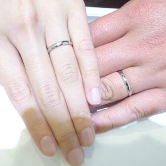 和歌山・日高郡｜シンプルラインで着けやすさにこだわった鍛造製法のインセンブレの結婚指輪をご成約のお客様です。
