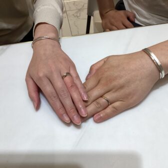 滋賀県・大阪市より 手作りバングルを以前に作成頂きロゼットの婚約・結婚指輪とアイデアルダイヤモンドをご成約頂きました