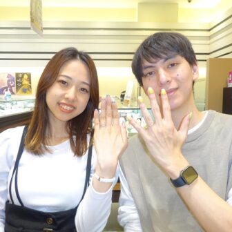 大阪府松原市 ブルーダイヤアレンジが決め手となった、ロゼットライフの結婚指輪をご成約のお客様です。