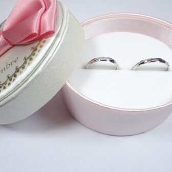 和歌山県和歌山市 強度のあるプラチナ素材のインセンブレの結婚指輪をご成約のお客様です。