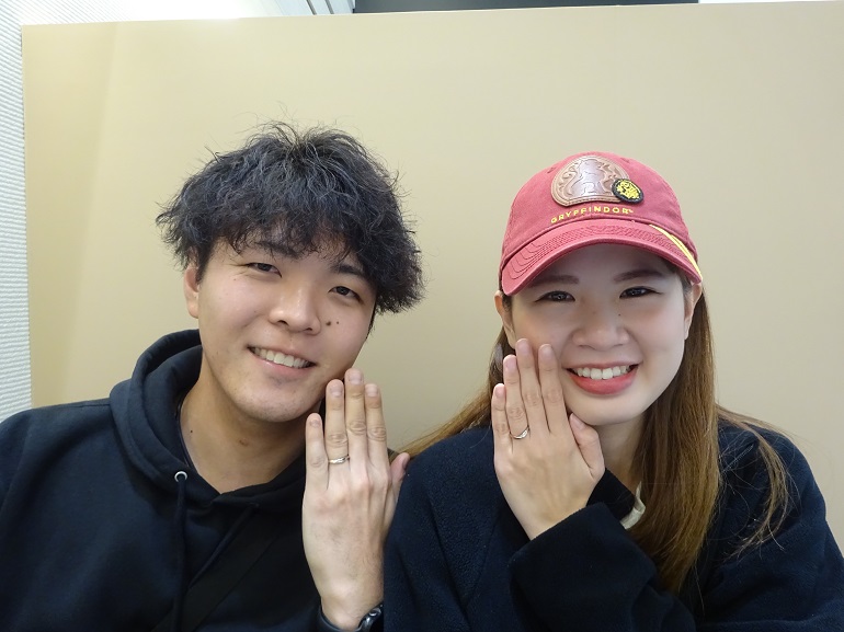 大阪府泉佐野市 コンビのデザインが気に入り、ラパージュの結婚指輪をご成約のお客様です。