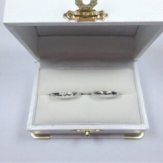 大阪府岸和田市 ずっと欲しかったハワイアンジュエリーのマキシの結婚指輪をご成約のお客様です。