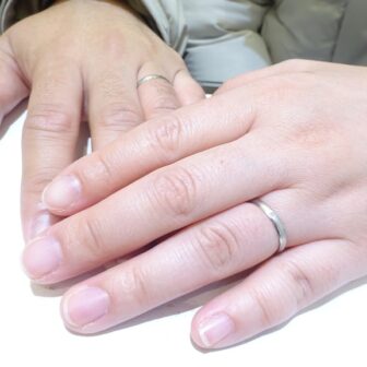 大阪府和泉市 大好きな文具メーカーが作ったという鍛造製法のインセンブレの結婚指輪をご成約のお客様です。