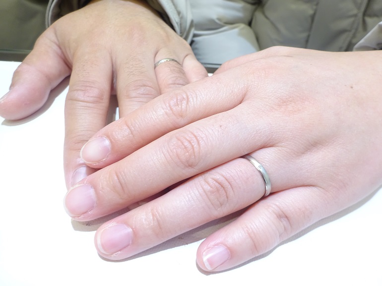 大阪府和泉市 大好きな文具メーカーが作ったという鍛造製法のインセンブレの結婚指輪をご成約のお客様です。