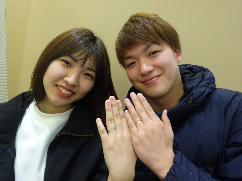 和歌山県紀の川市 デザインとコンセプトが気に入り、インセンブレの結婚指輪をご成約のお客様です。