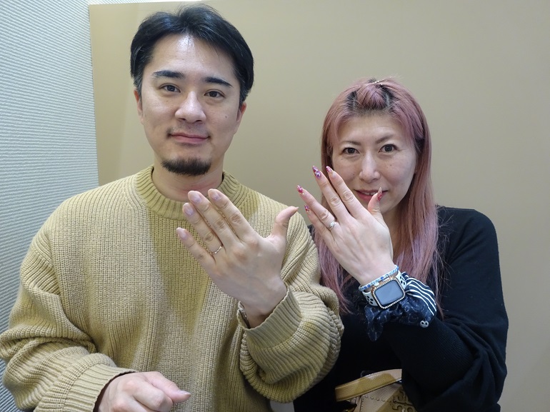 大阪府堺市 ブライダルパックを使い、オリジナルの婚約指輪とインセンブレの結婚指輪をご成約のお客様です。