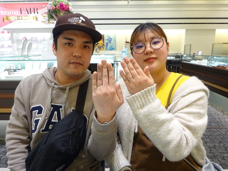 大阪府堺市 鍛造製法という丈夫さとアフターサービスの充実が決め手となり、インセンブレの結婚指輪をご成約のお客様です。