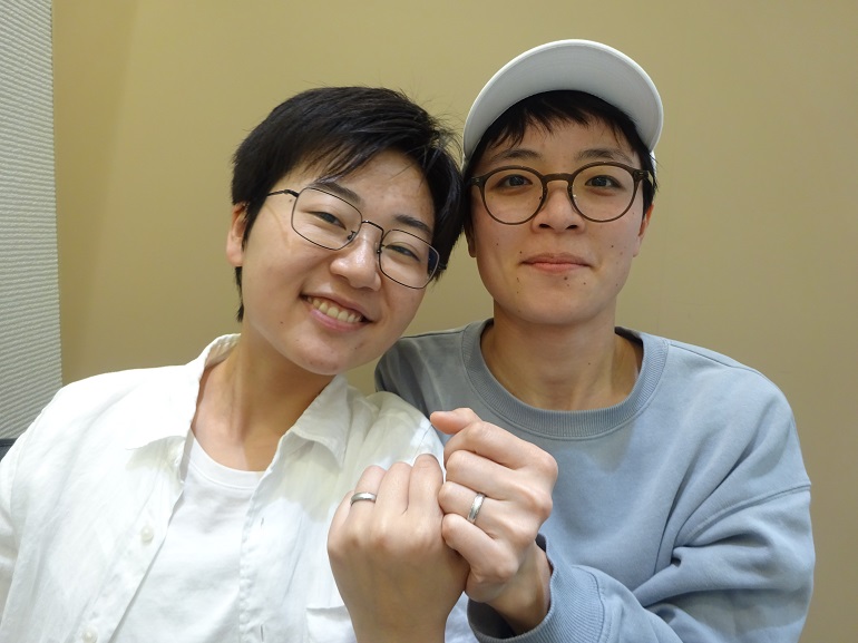 大阪府泉南市 シンプルでかっこいいデザインが気に入り、アンジュの結婚指輪をご成約のお客様です。