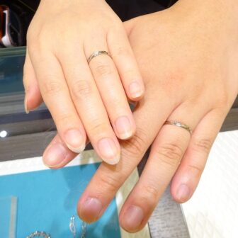 大阪府貝塚市 靴のコンセプトとデザインが気に入り、インセンブレの結婚指輪をご成約のお客様です。