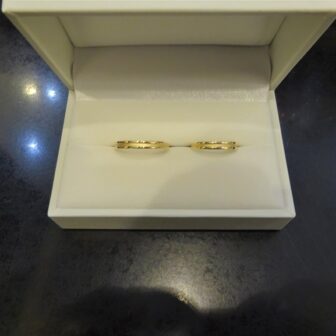 和歌山県紀美野町 飽きのこないデザインのgardenオリジナルの結婚指輪をご成約のお客様です。