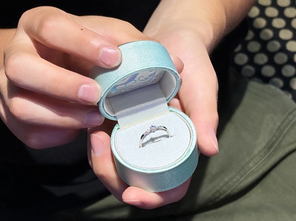 【札幌市】Disney The Little Mermaid(リトルマーメイド)の婚約指輪と結婚指輪をご成約頂きました。