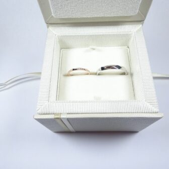 和歌山県海南市 ブライダルパックを使ってオリジナルの婚約指輪とアムールアミュレットの結婚指輪をご成約のお客様です。