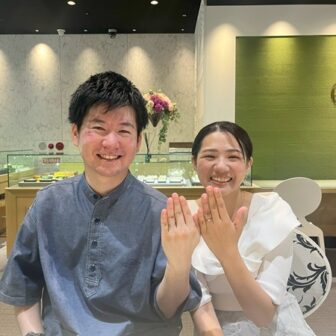 【大阪府吹田市・豊中市】gardenオリジナルの婚約指輪とシンデレラの結婚指輪をペアでご成約頂きました