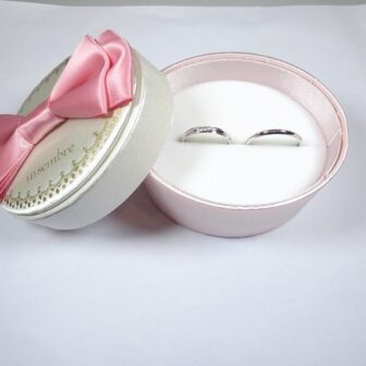 和歌山県和歌山市 リーズナブルな値段なのに鍛造製法なのとデザインが気に入り、インセンブレの結婚指輪をご成約のお客様です。